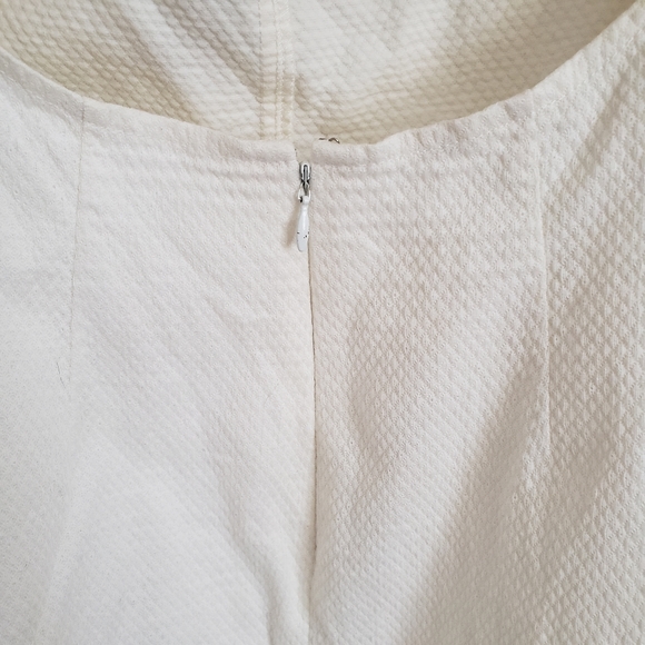 Georgiou Studio White Dress Opening in Back Padded - Picture 5 of 7